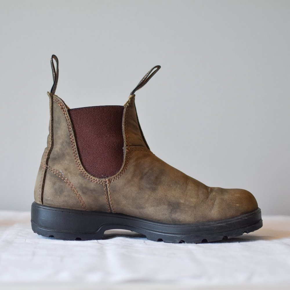 Blundstone Chelsea Style 585 Rustic Brown Leather Boots for Women Size 6
